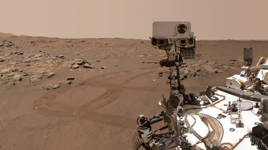 El explorador de Marte Perseverance de la NASA se ve en un "selfie" que se tomó en el planeta en septiembre de 2021. Foto: Web