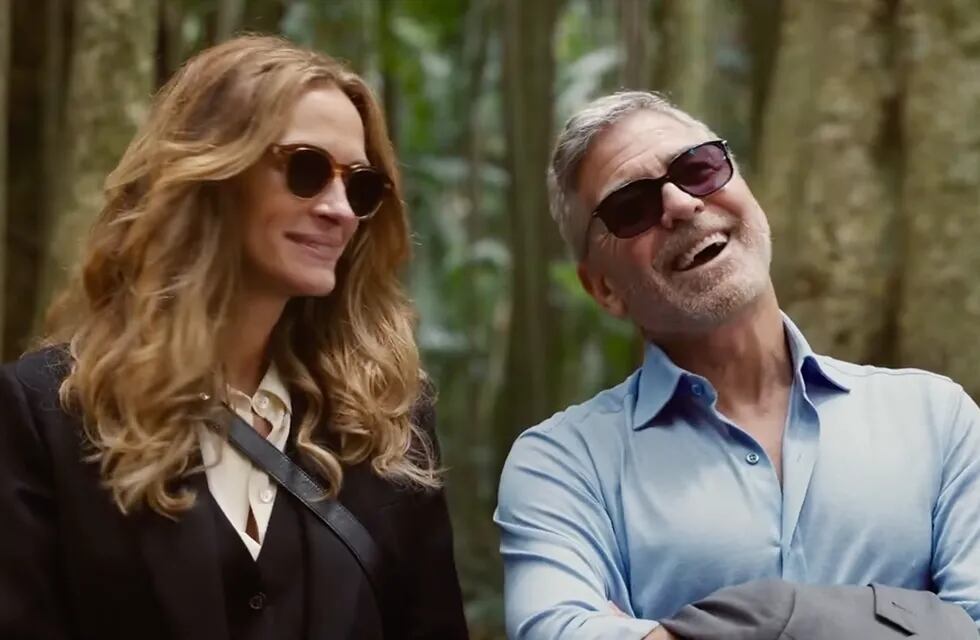 Julia Roberts junto a George Clooney en “Pasaje al paraíso”.