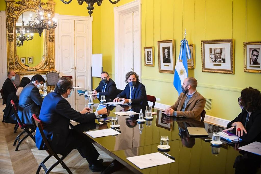 El gabinete económico se reunió este miércoles en la Casa Rosada y destacó los indicadores de la industria y la construcción porque "dan cuenta de una importante recuperación económica". 