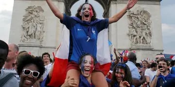 Los franceses salieron a las calles a celebrar el triunfo ante Croacia en la final de Rusia 2018.