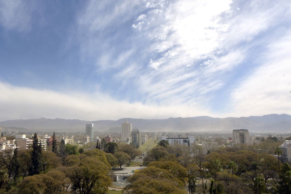 Anuncian viento Zonda para el viernes en Mendoza - Foto: Orlando Pelichotti / Los Andes