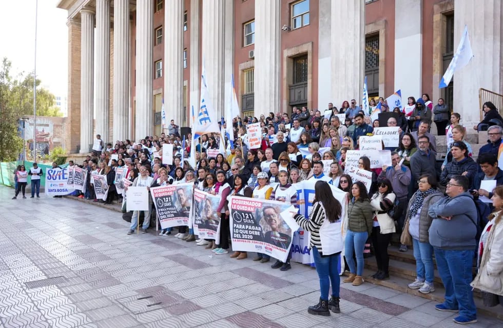 El Sute se manifestó la semana pasada en las escalinatas del Poder Judicial. Foto: Prensa Sute