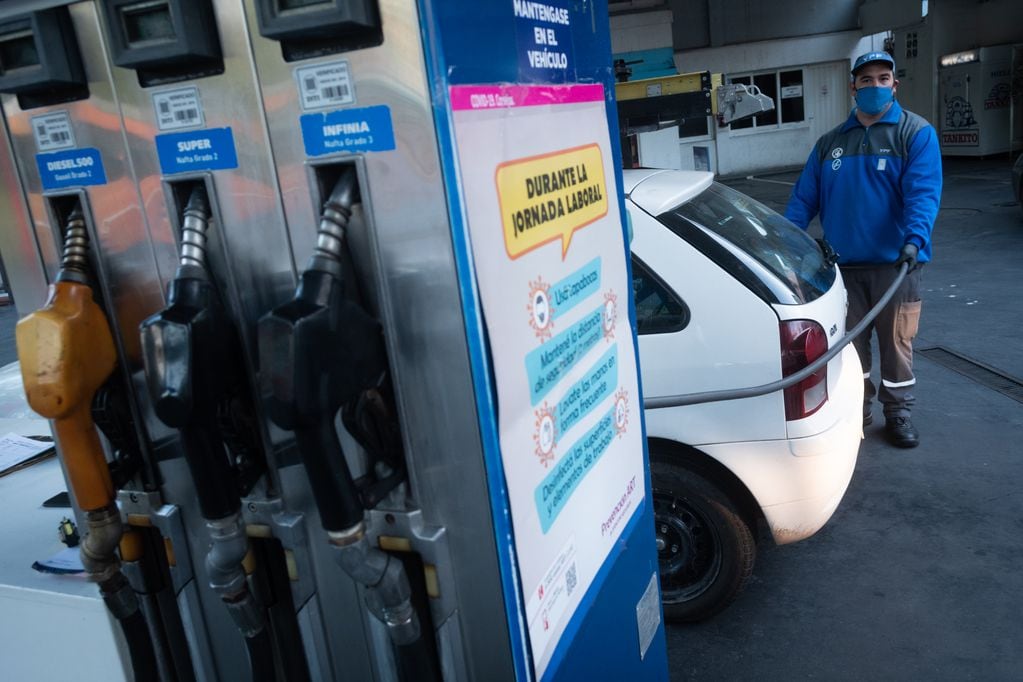 YPF volvió a subir el precio de sus combustibles - 
