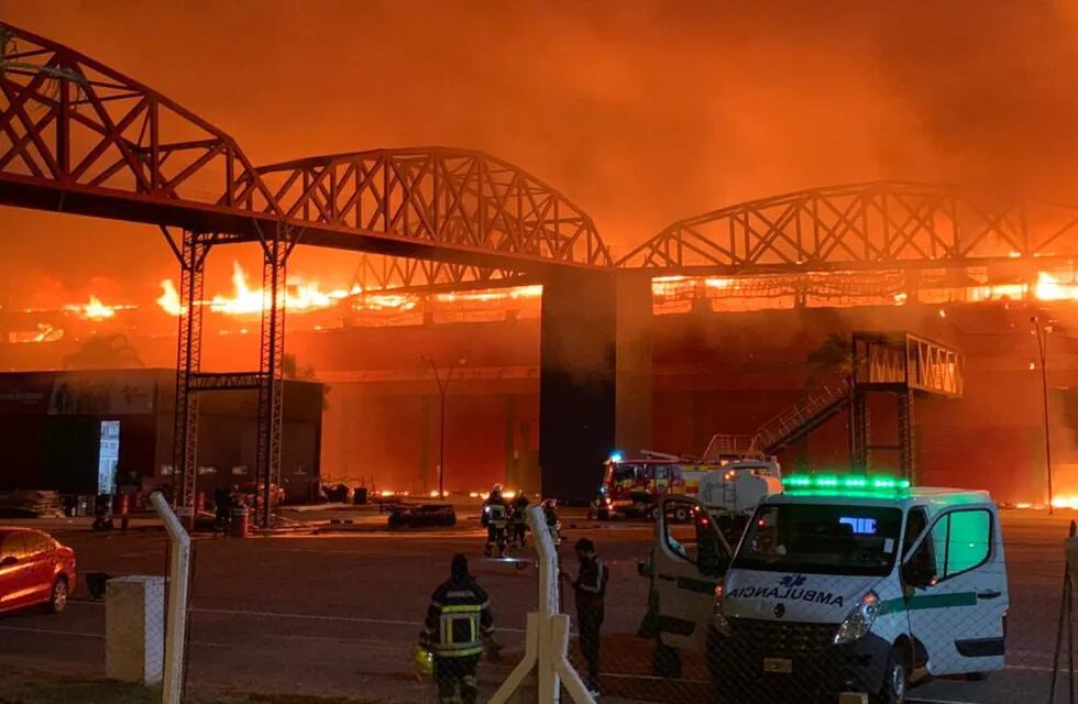 Incendio en el autódromo de Termas de Río Hondo.