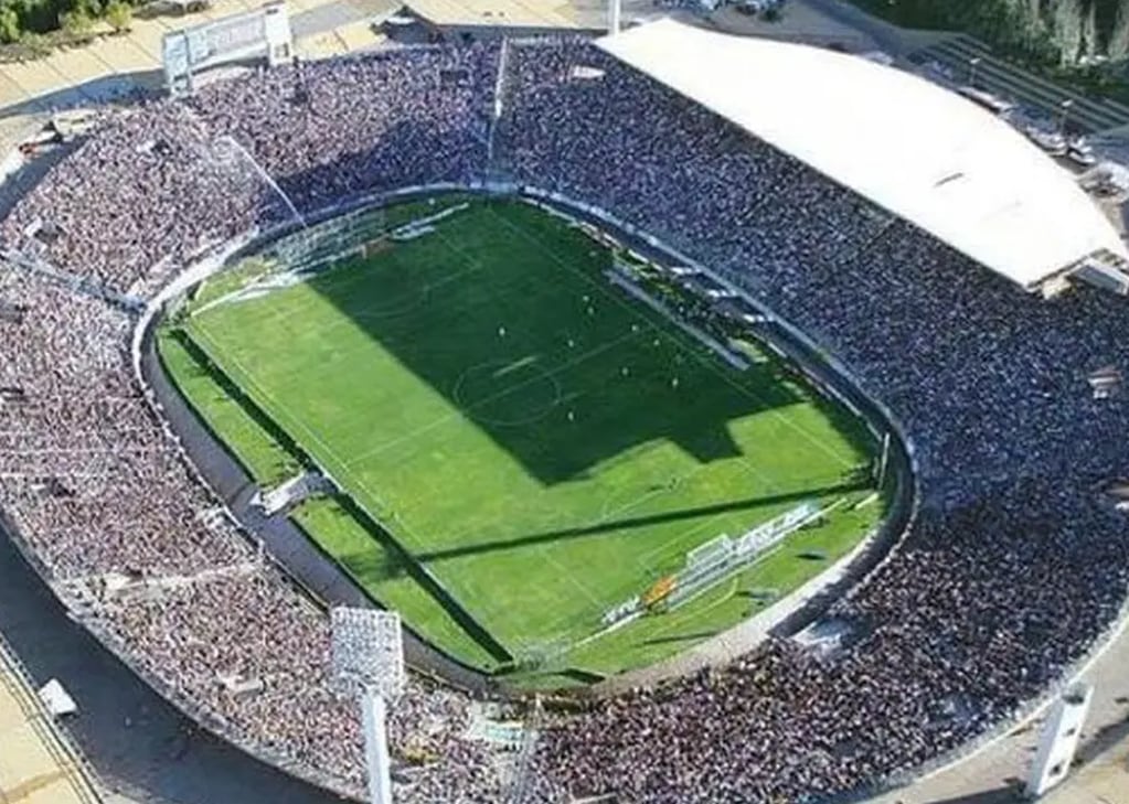 Mundial Sub20 en Argentina: en 2001, las entradas de los partidos en Mendoza decían “Estadio Islas Malvinas”. Foto: Archivo.