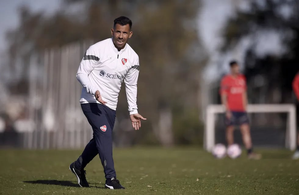 Carlos Tevez en el entrenamiento de Independiente. (Prensa Independiente)