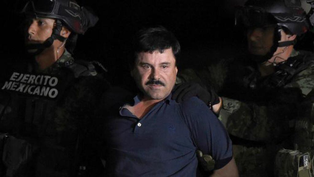 Joaquín Archivaldo Guzmán Loera, más conocido por su apodo, El Chapo, es un exnarcotraficante mexicano que se desempeñó como líder del Cártel de Sinaloa hasta su extradición a Estados Unidos en 2017.