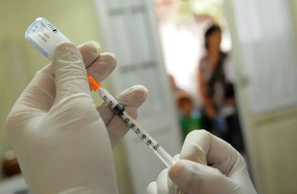 Se han detectado 10 casos de gripe H3N2, la variante que está circulando en Mendoza. La vacuna tiene protección ante ella. Foto: archivo / Los Andes