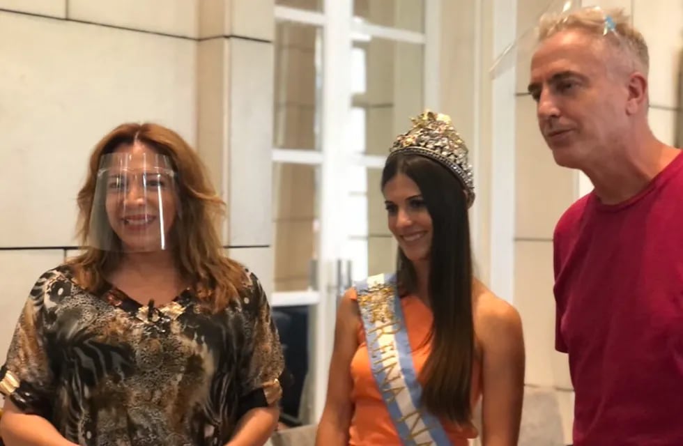 Lizzy y Marley junto a la Reina de la Vendimia de 2020, como parte de su experiencia en "Por el mundo en Casa" destino Mendoza.