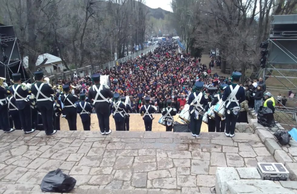 El Manzano Histórico de Tunuyán congregó a una multitud el viernes durante los actos actos del Paso a la Inmortalidad del General José de San Martín.
