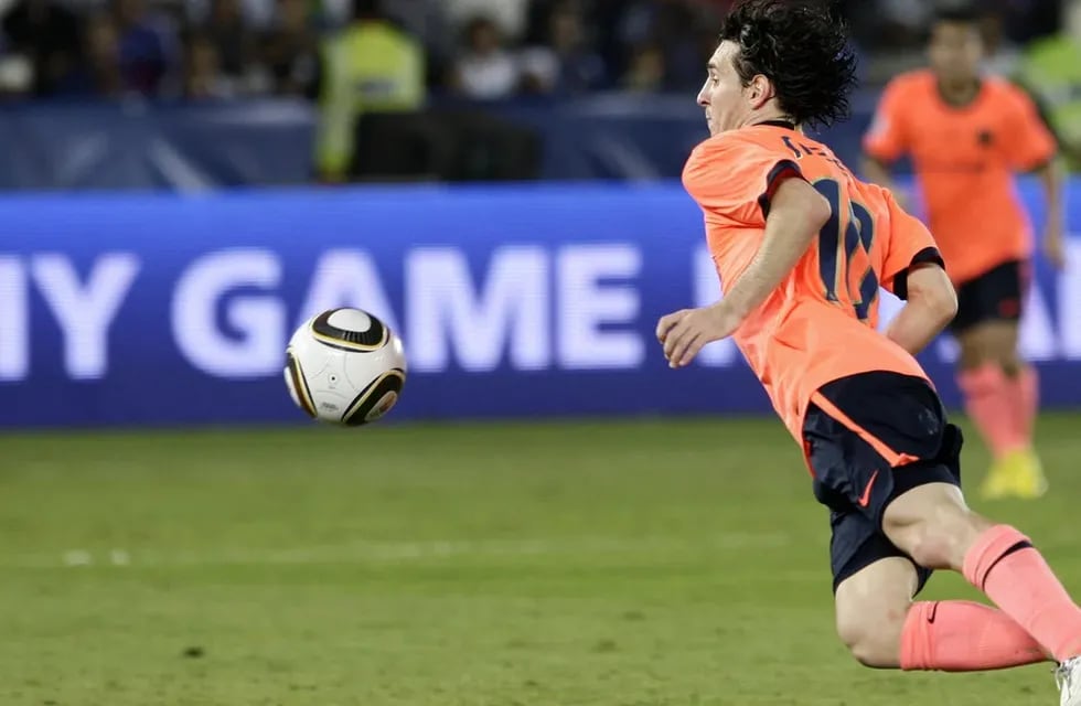 Leo Messi convirtió el segundo gol del Barsa cuando derrotó (2-1) a Estudiantes de la Plata en el 2011 en Japón. /Gentileza
