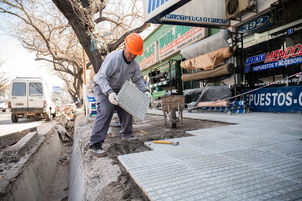 El plan Mejores Veredas sigue con éxito en la Ciudad. Foto: Prensa Ciudad de Mendoza