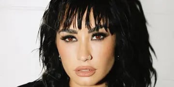 Demi Lovato arribó a Buenos Aires y revolicionó Ezeiza.