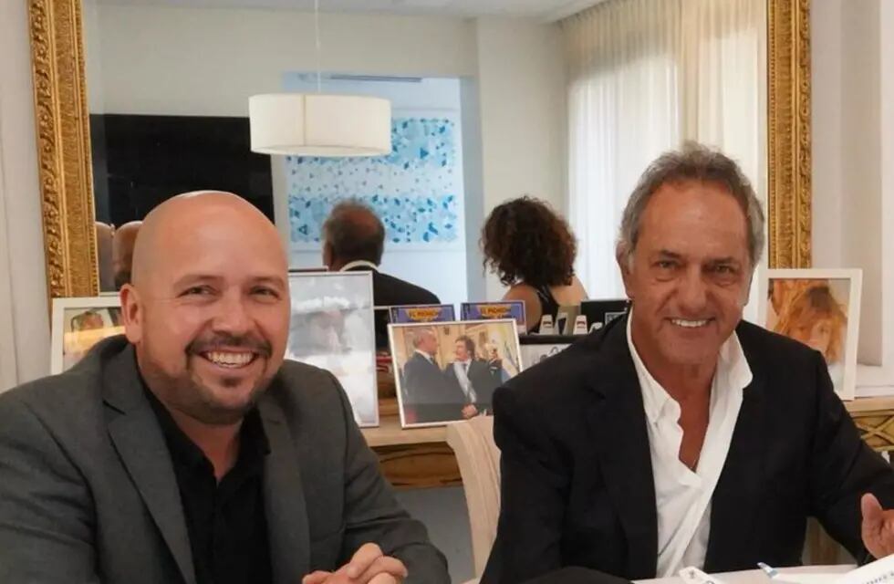 El embajador de argentina en Brasil junto al CEO de Flybondi