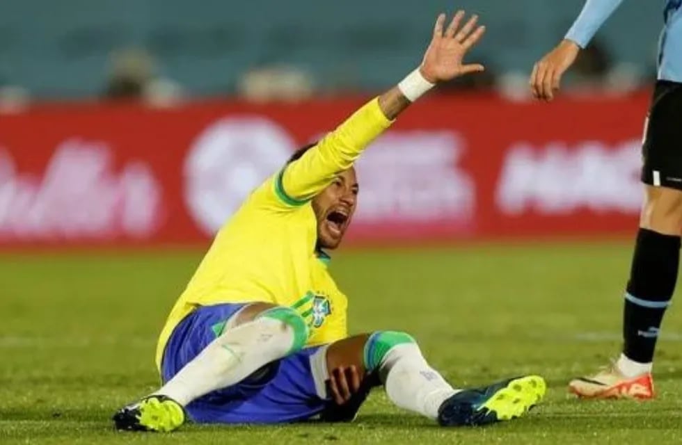 Neymar se retiró lesionado