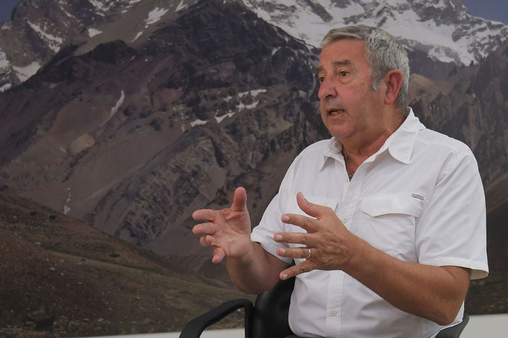 Entrevista a Julio Cobos, ex gobernador de Mendoza, ex vicepresidente y actual diputado de la Nación. Foto: Marcelo Rolland / Los Andes