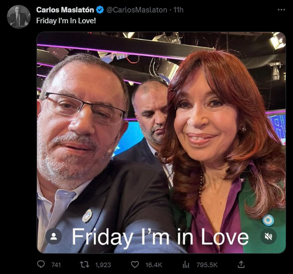 Carlos Maslatón junto a Cristina Kirchner tras la entrevista en Duro de Domar. Foto: Twitter/@CarlosMaslaton