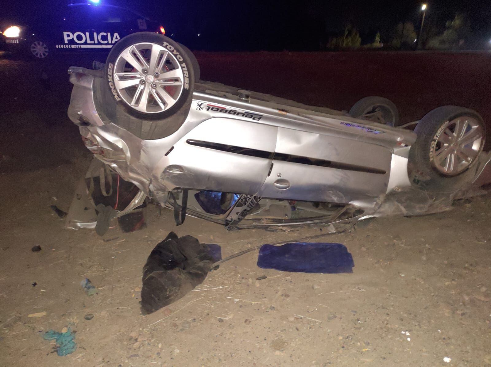 San Martín: un auto volcó en plena Ruta 7 y el conductor cuadriplico el límite legal de alcohol en sangre