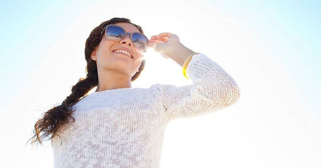 Como proteger tu piel del sol: usar lentes de sol 