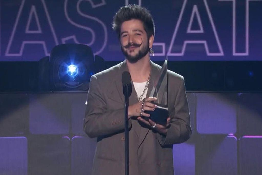 El colombiano está nominado como Mejor Artista del Año.