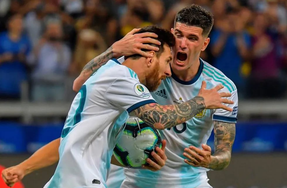 Lionel Messi y Rodrigo De Paul, dos fijas en el once titular de la Selección Argentina. / AFP