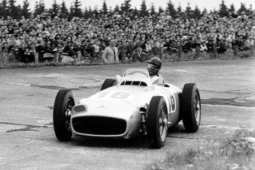 Fangio mantuvo el récord mundial en títulos en la categoría reina del automovilismo.