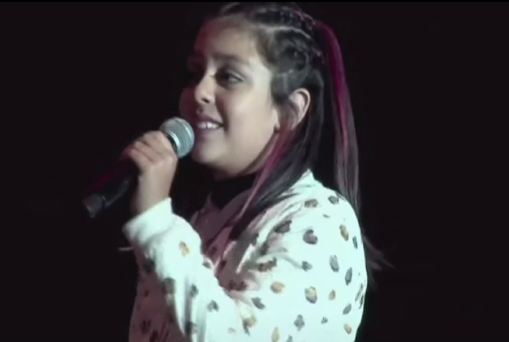Luz Milagros, la nena de 10 años que cantó con Soledad Pastorutti en Mendoza - Captura de video