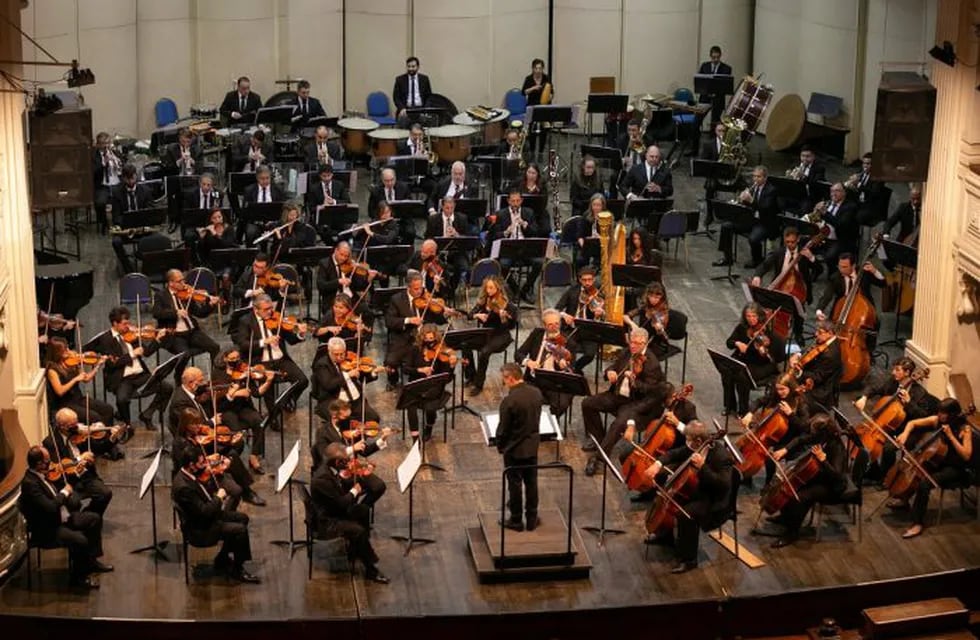 La Filarmónica, conducida por César Iván Lara. Foto: Prensa de Gobierno.