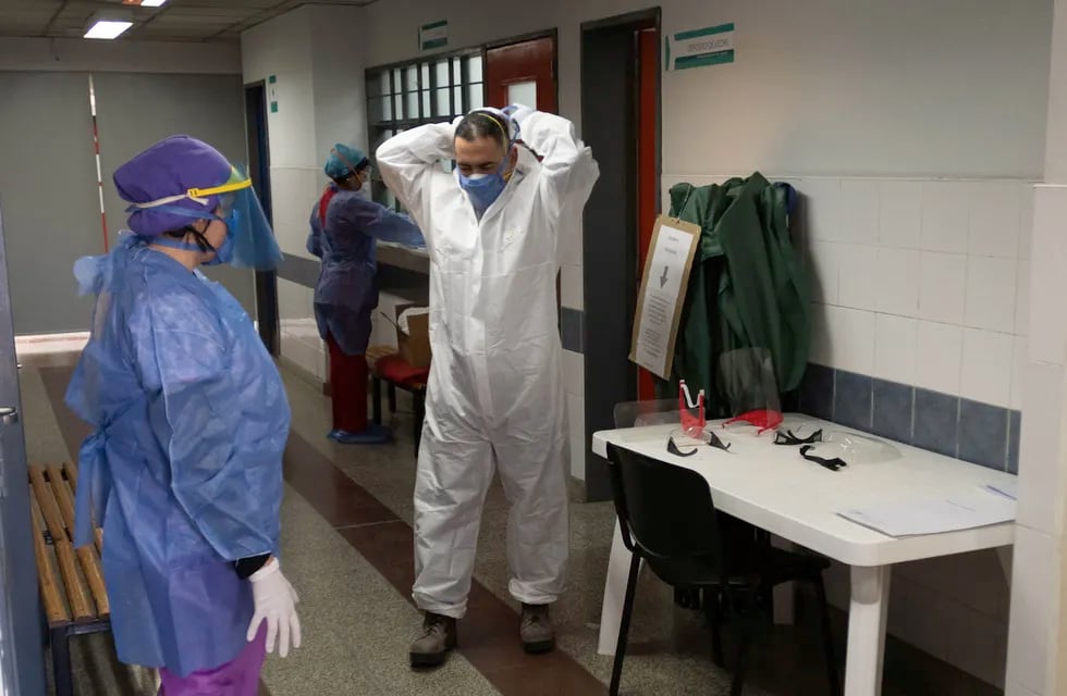 Nuevamente parte de los profesionales de la Salud y sus familiares están entre los nuevos infectados. Ignacio Blanco / Los Andes