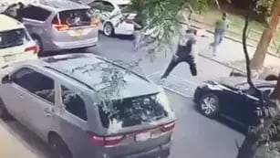 Un policía le arrojó una heladera a un hombre que huía en moto y lo mató