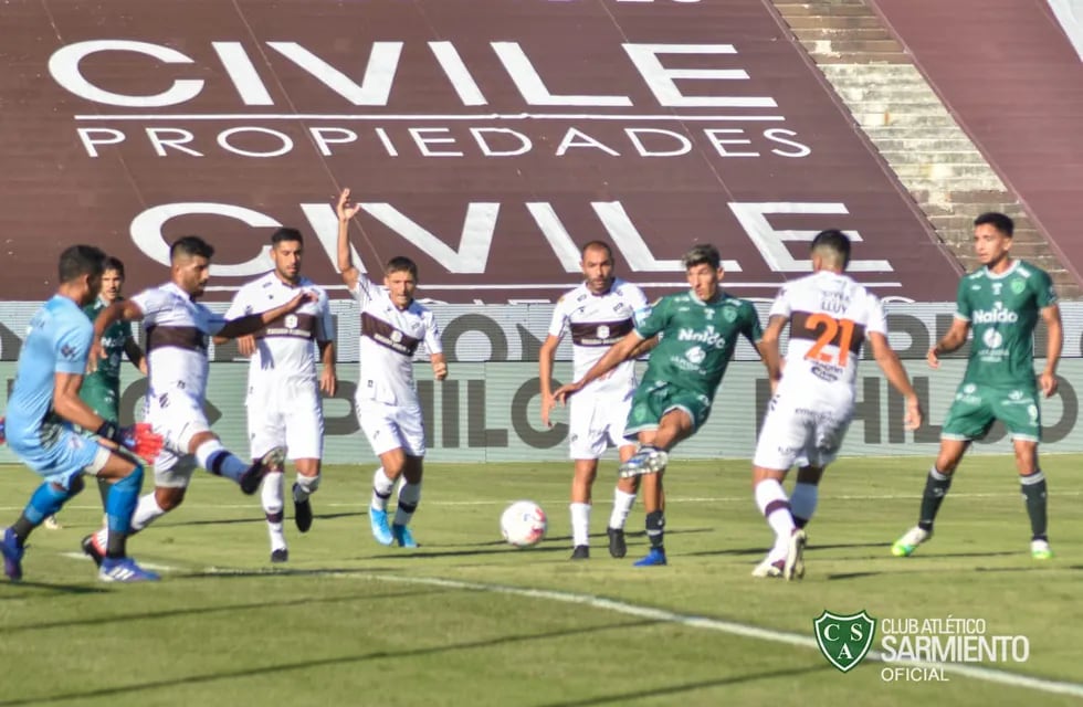 Se jugó el partido postergado entre Platense y Sarmiento e igualaron 1-1. / Gentileza.
