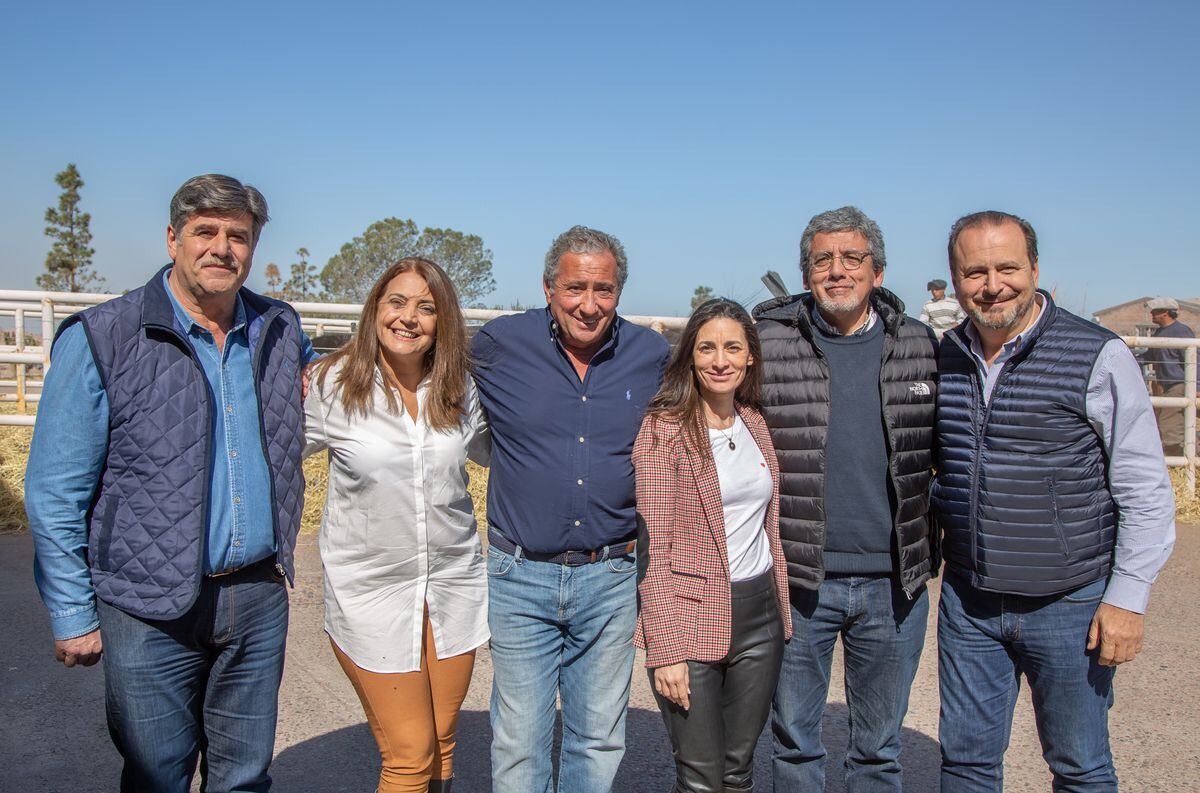 Mario Abed, Gabriela Lizana, Freddy Vila, Carla Pitiot, Sergio Moralejo y Jorge Solmi, secretario de Agricultura y Ganadería de la Nación.