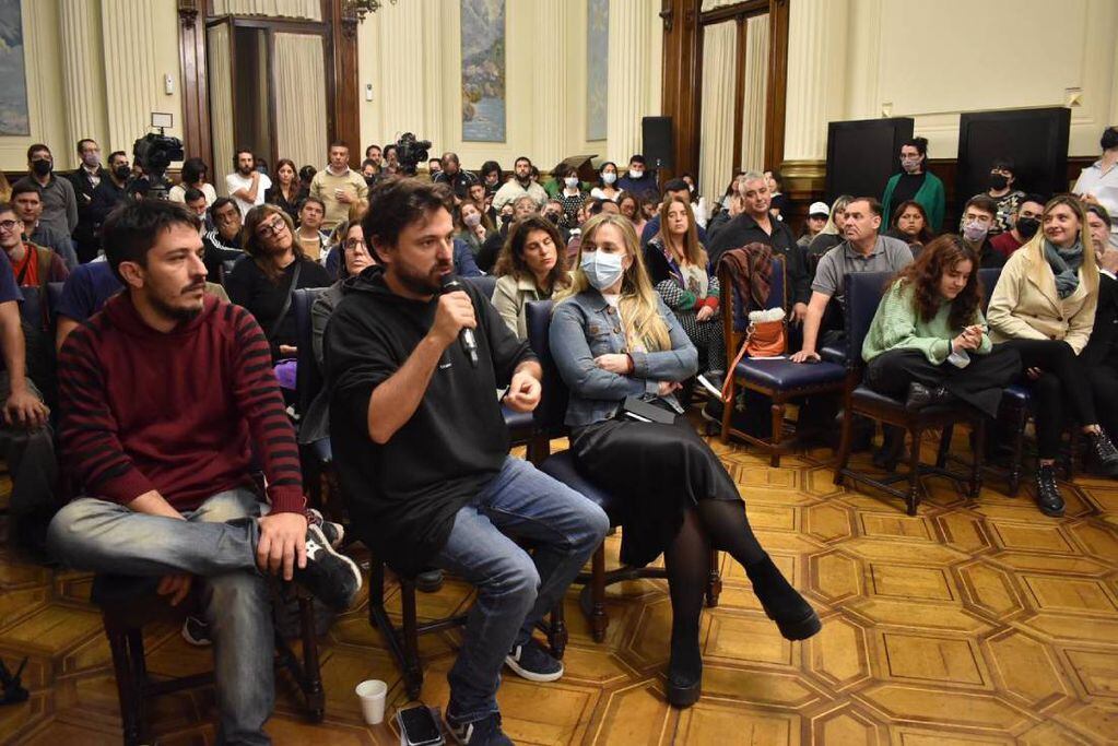 En primera fila, el dirigente social Juan Grabois exigió buscar los consensos para sancionar la ley (Foto: Prensa Itai Hagman)