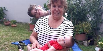 Conmovedor video: una abuela ciega conoció por sorpresa a su nieto nacido en plena pandemia