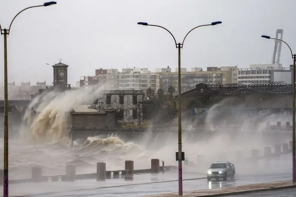 Estos vientos podrían impactar sobre la costa uruguaya durante el mediodía del martes. Foto: Web / Los Andes