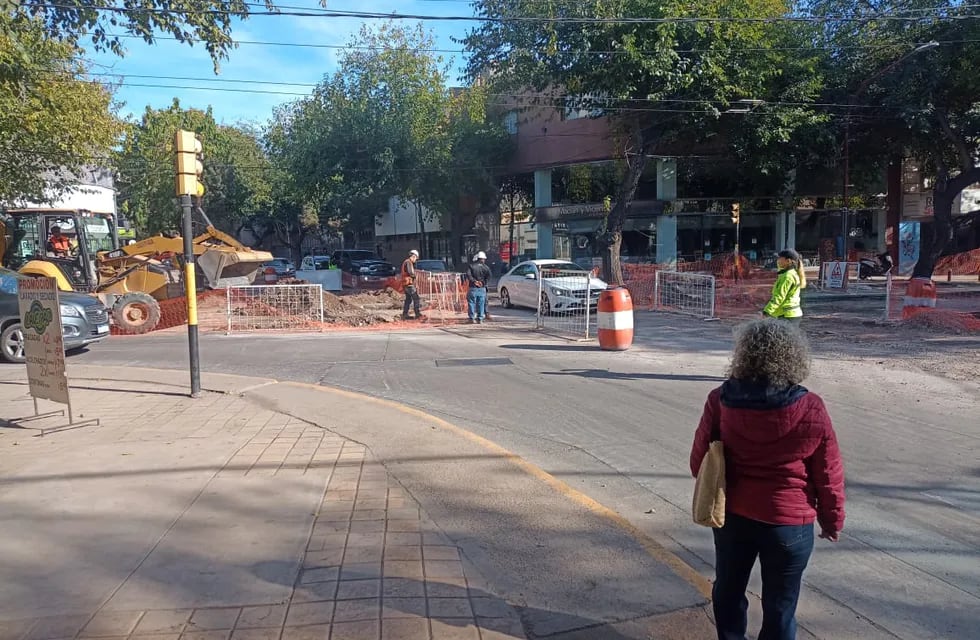 Se habilitó media calzada del cruce de San Juan y Rondeau en Ciudad. Foto: Municipio Ciudad de Mendoza.