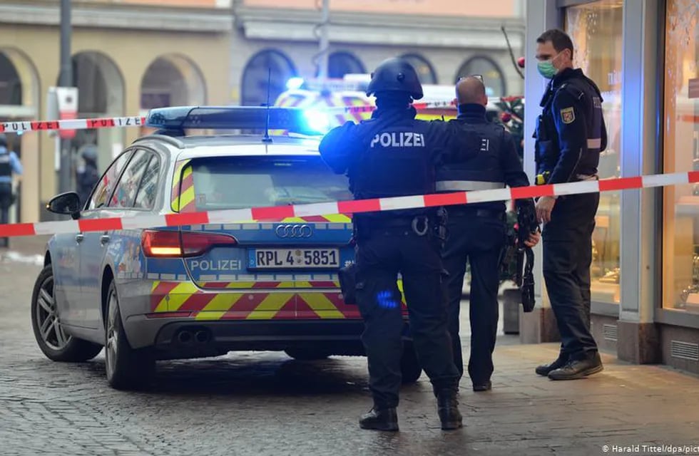 Un conductor atropelló a una multitud y mató a cuarto personas en Alemania. Foto DW