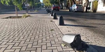 La renovada avenida Strassera ya sufre destrozos