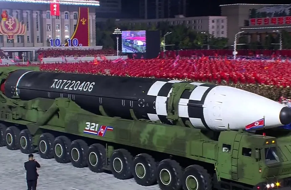 Misil balístico presentado en uno de los últimos desfiles militares de Corea del Norte.