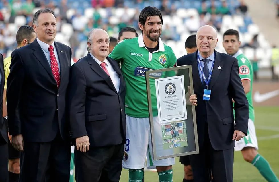 El "Loco" Abreu recibió un premio Guinness en Chile 