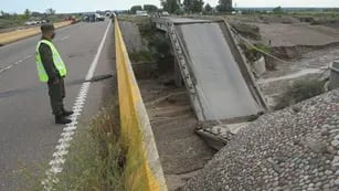 Se derrumbó un puente en Ruta 40. Ignacio Blanco / Los Andes