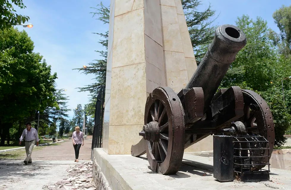 Campo historico Plumerillo, ubicado en la intersección de las calles Lisandro Moyano e Independencia, fue el lugar donde el General San Martín entrenó a sus soldados antes de realizar la Campaña Libertadora.