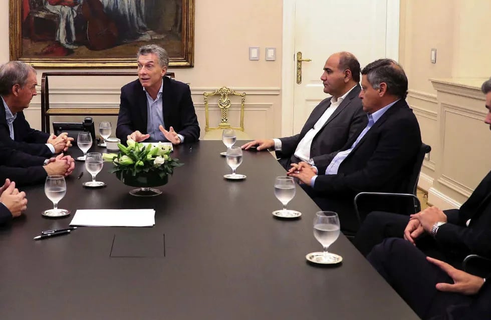 Crucial reunión por el déficit cero entre Macri y los gobernadores 
