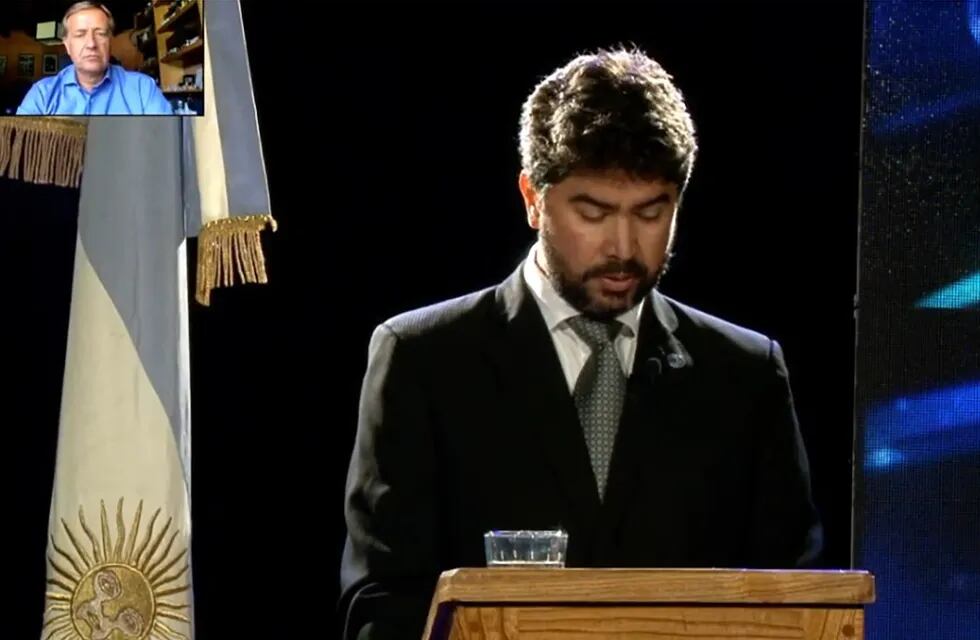 El presidente de la Cámara de Comercio de San Rafael, Nicolás Martínez, dio un duro discurso ante el gobernador, Rodolfo Suárez.