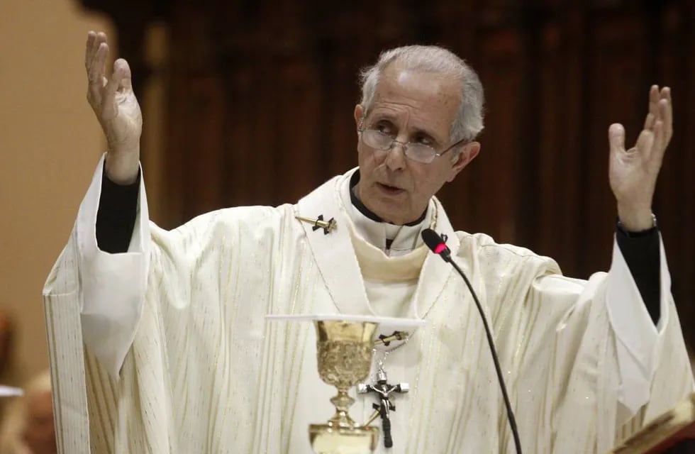 Le robaron un maletín al arzobispo de Buenos Aires Mario Poli