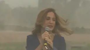 Victoria Tolosa Paz fue sorprendida por el temporal en medio de un discurso