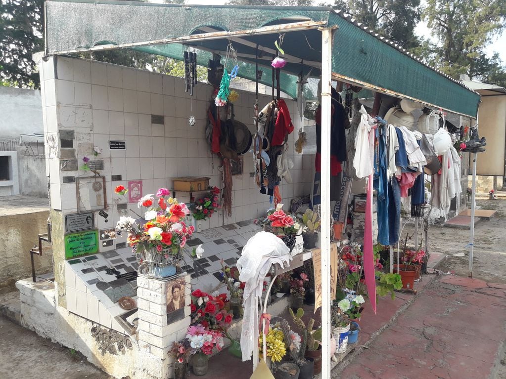 Santos populares: Bairoletto, el “Robbin Hood de las Pampas” que murió en Mendoza y moviliza miles de fieles. Foto: Twitter @Crst_C