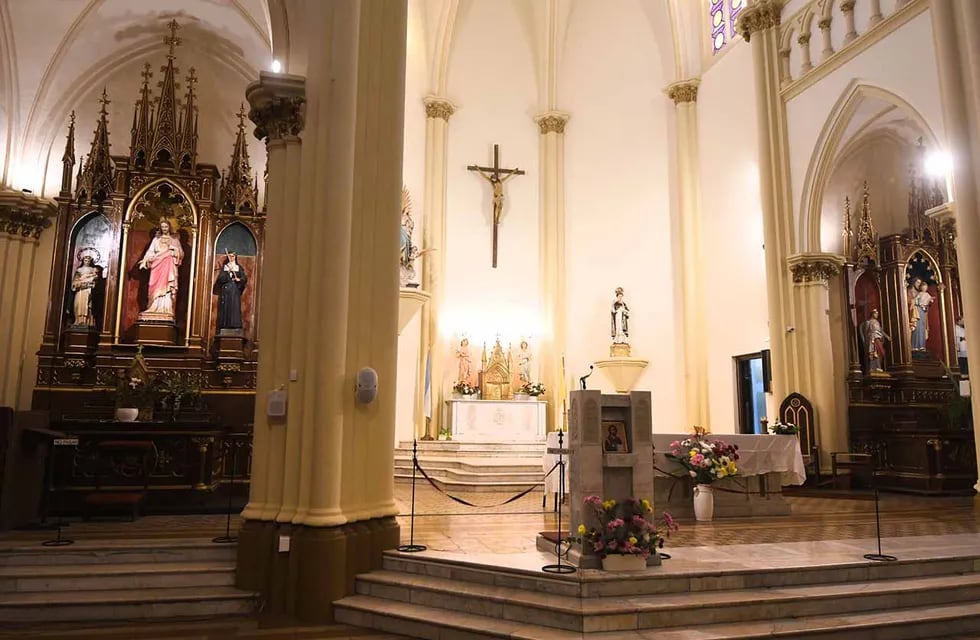 La iglesia San Vicente Ferrer de Godoy Cruz tiene la categoría de basílica.
Foto: José Gutierrez / Los Andes
