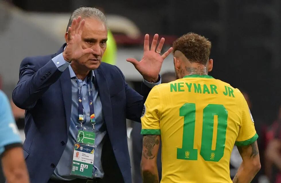 El entrenador de Brasil, Tité, y su figura excluyente, Neymar Jr.