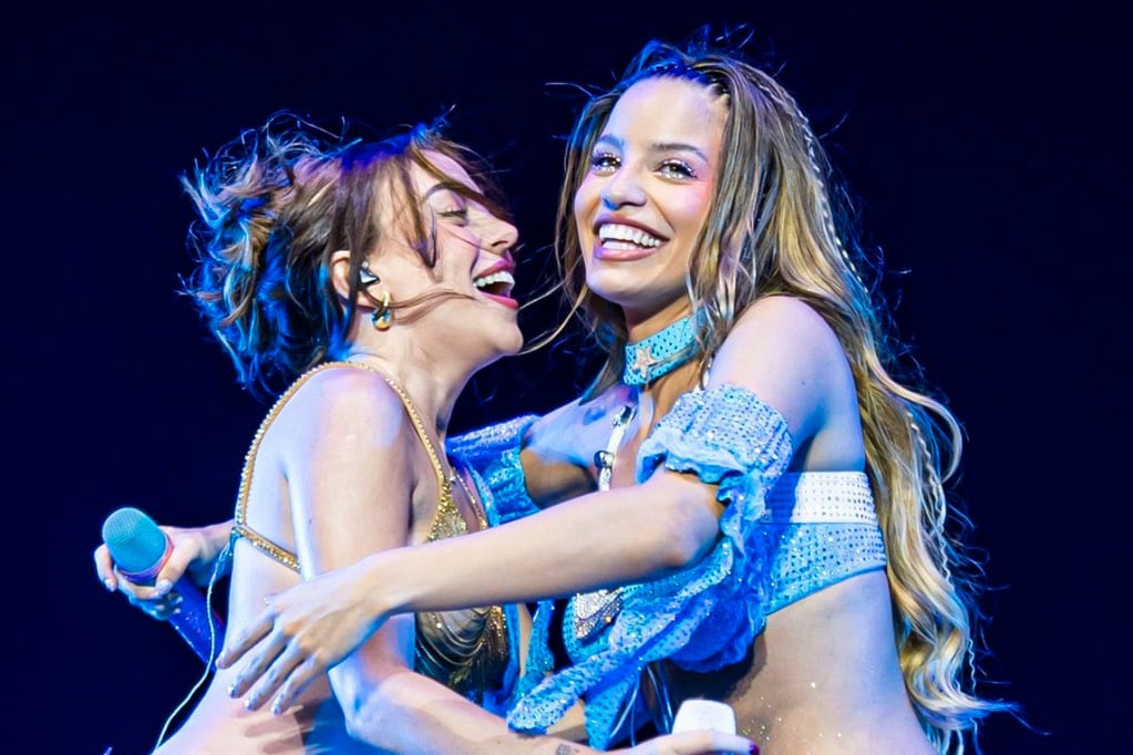 Emilia cantó junto a Nicki Nicole en su concierto
